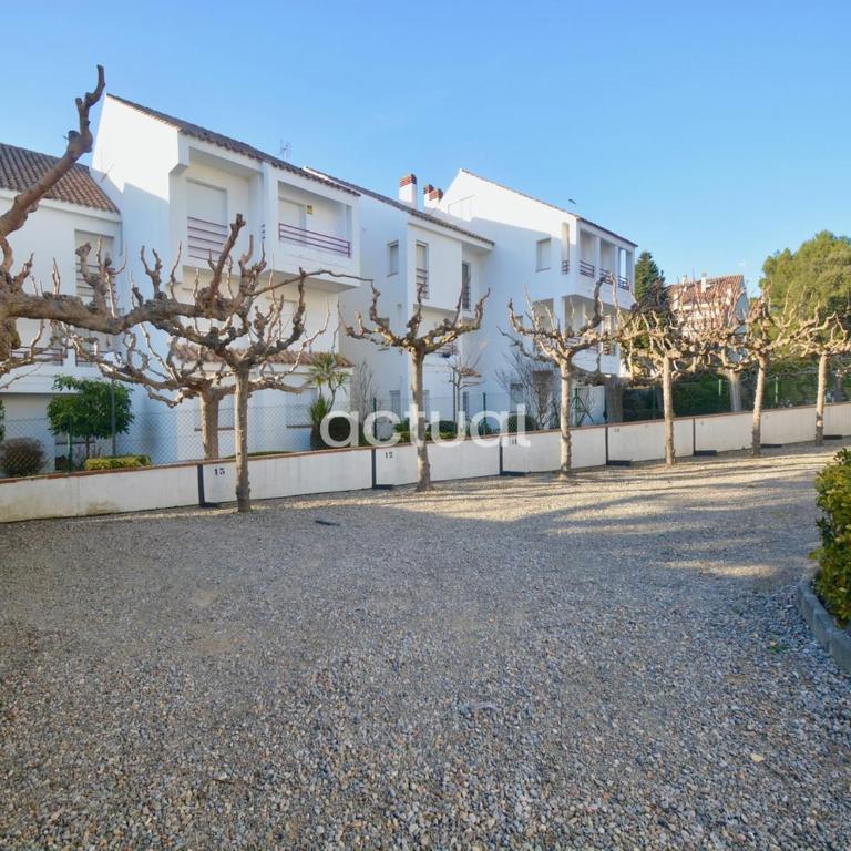 LAS PALOMAS 1-2 - Three-Bedroom Apartment - 39