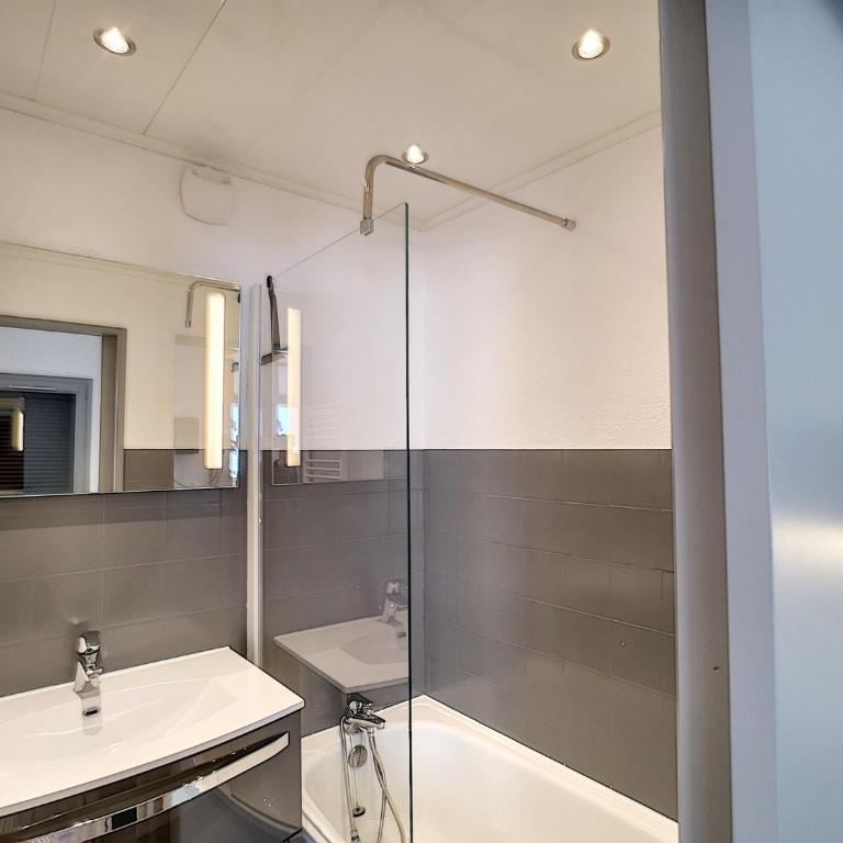 Sublime 2P 5 pers rénové, ski aux pieds, wifi - Appartamento con 1 Camera da Letto - 7
