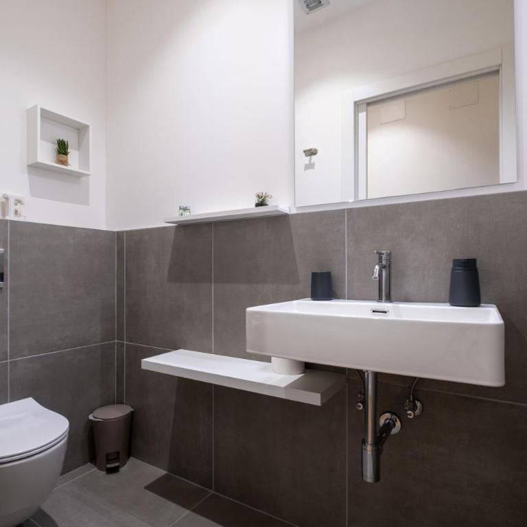 Veroniamo - One-Bedroom Apartment - 32