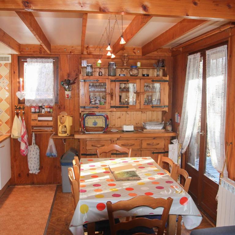 Chalet à Barcelonnette près du golf, 3 chambres, jusqu'à 8 personnes - Chalet mit 3 Schlafzimmern - 9