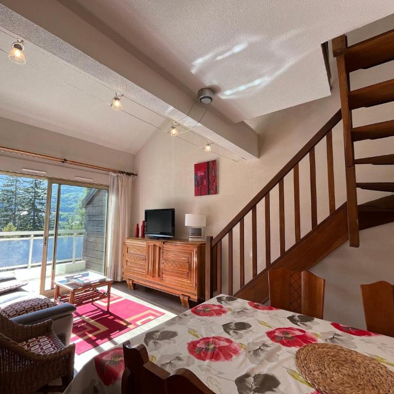 T2 Duplex à Barcelonnette avec Parc et Garage - Apartamento de 1 dormitorio - 1