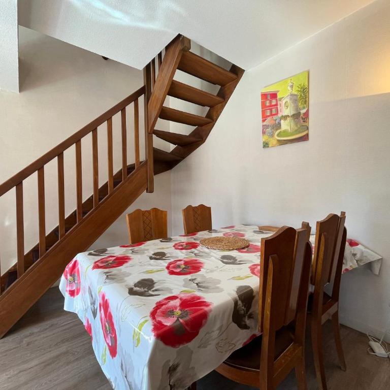 T2 Duplex à Barcelonnette avec Parc et Garage - Apartamento de 1 dormitorio - 3