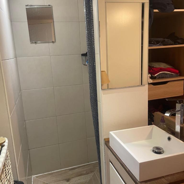Charmante maison-chalet, vélos et jacuzzi - Haus mit 2 Schlafzimmern - 11