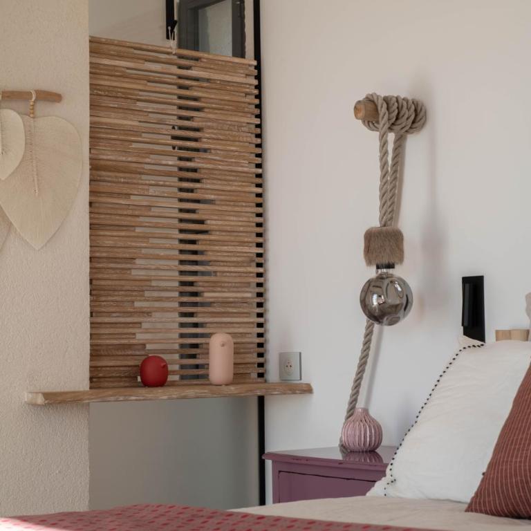 LA BASTIDE DES CULS-ROUSSET - Chambre Lit Queen-size - Accessible aux Personnes à Mobilité Réduite - 2