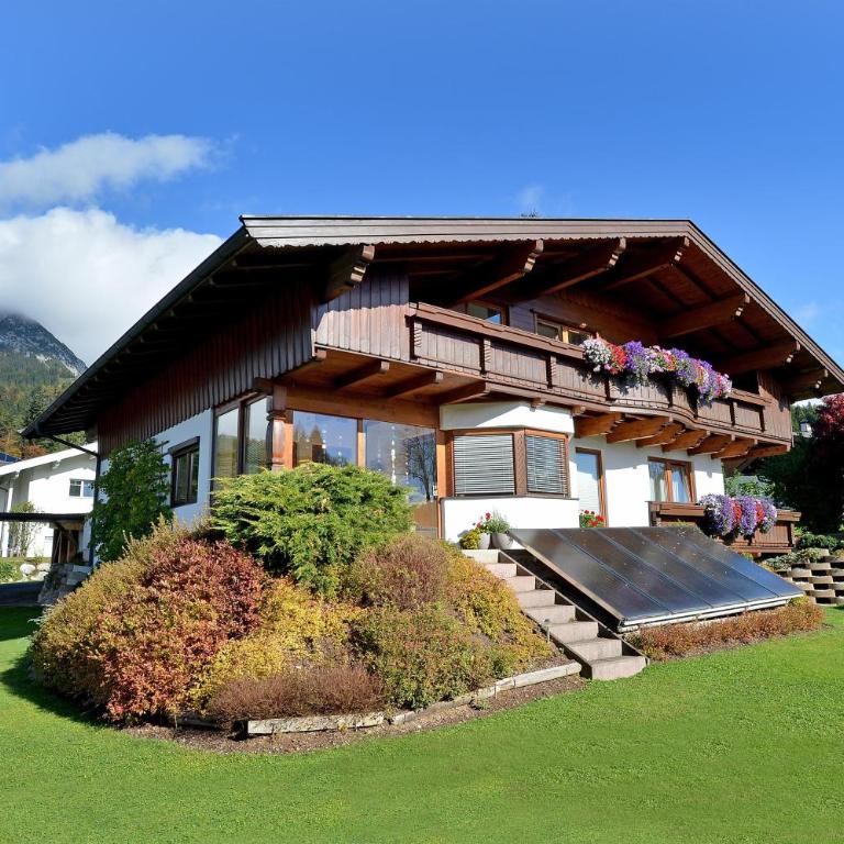 Landhaus Kröll - Barbara Kröll - Apartment mit 3 Schlafzimmern und Bad - 2