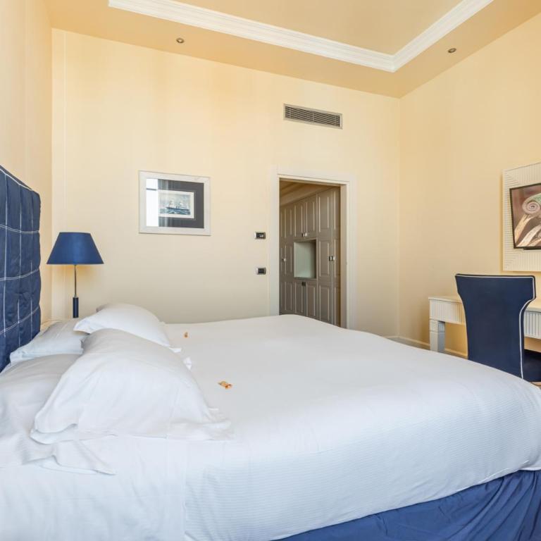 HOTIDAY Room Collection - Livorno Mascagni - Camera Matrimoniale Standard - 3