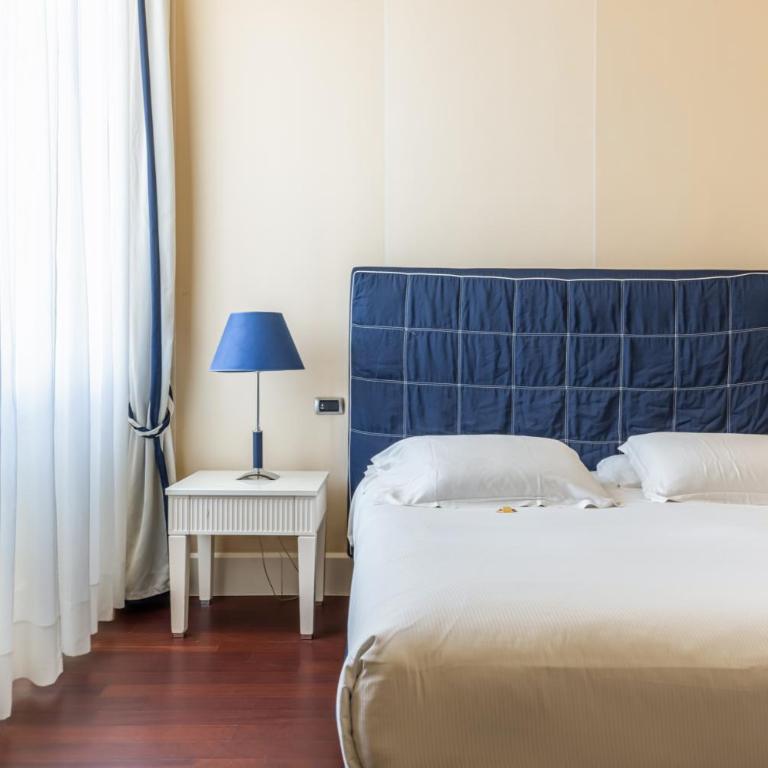 HOTIDAY Room Collection - Livorno Mascagni - Camera Matrimoniale Standard - 1