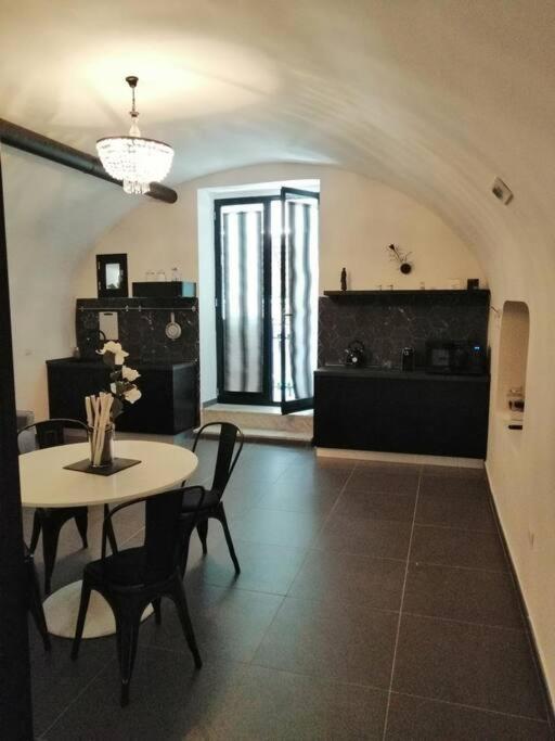 House Suite Vetriera Napoli - Appartamento - 18