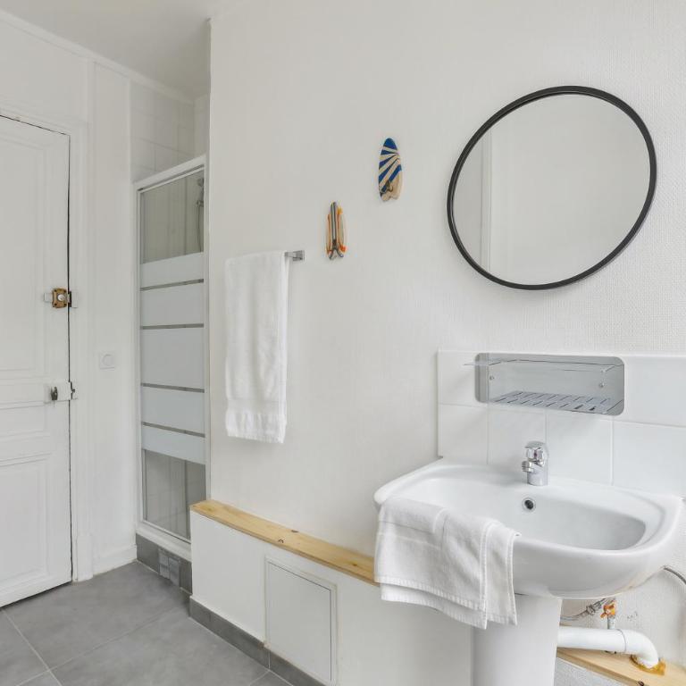 Hôtel Juliette - Chambre Double avec Salle de Bains Commune - 1