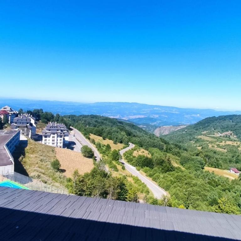 La Vie En Rose - Milmari Resort - One-Bedroom Apartment - 6