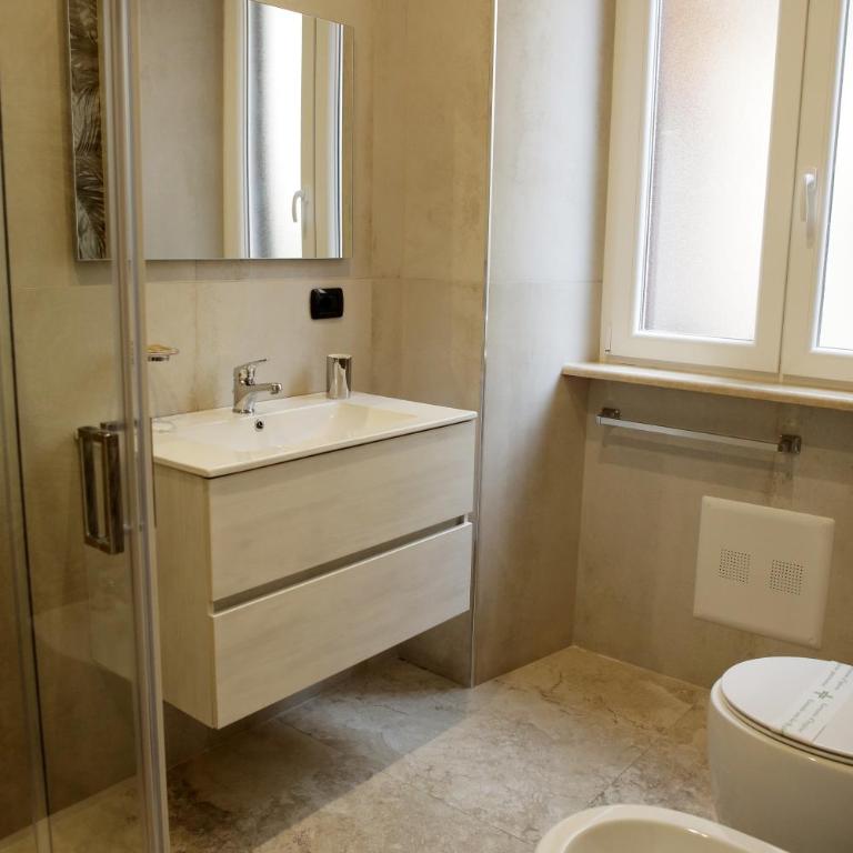 Jadore Monic - Camera Quadrupla con Bagno Privato - 2