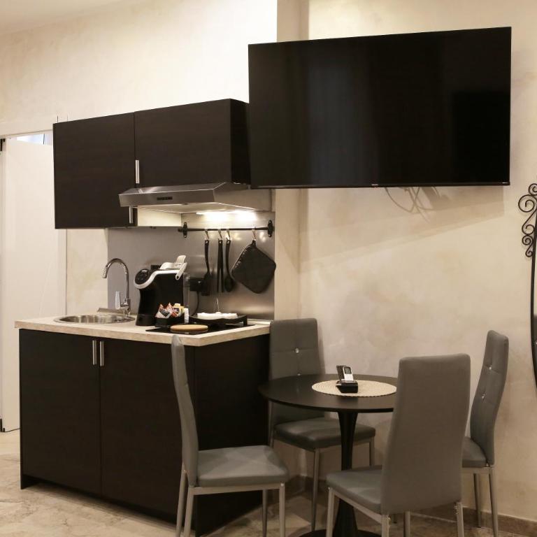 Jadore Monic - Camera Quadrupla con Bagno Privato - 5