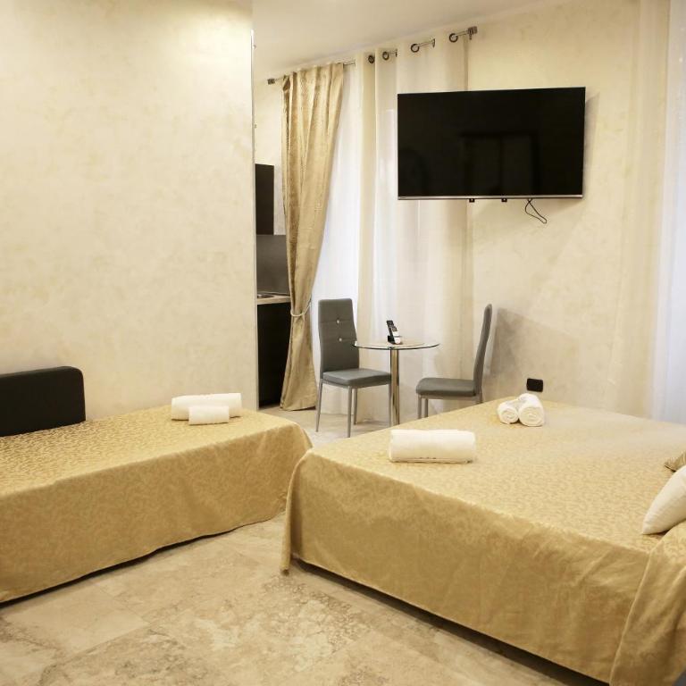 Jadore Monic - Camera Tripla con Bagno Privato - 9