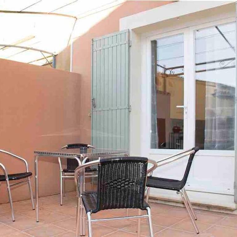 Gîte les coquelicots 2 Quartier résidentiel ( 2 * ) - Two-Bedroom House - 4