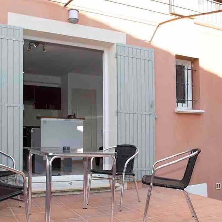 Gîte les coquelicots 2 Quartier résidentiel ( 2 * ) - Two-Bedroom House - 8