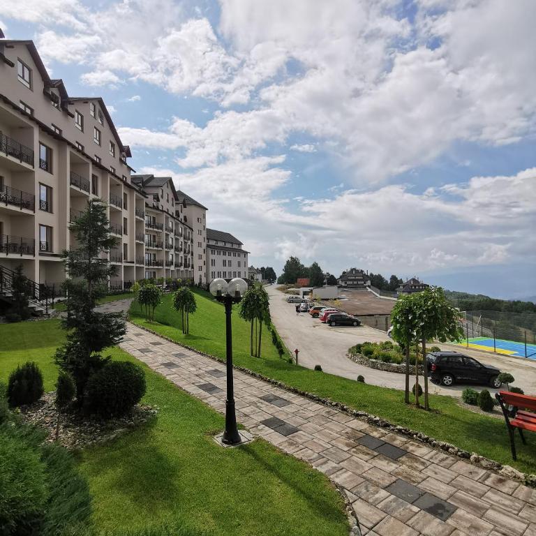 La Vie En Rose - Milmari Resort - One-Bedroom Apartment - 21