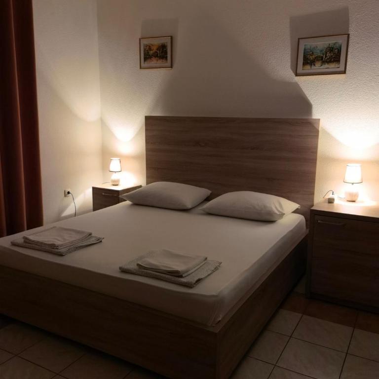 Lovely Bosnian Home - Double Room with Private Bathroom - 14