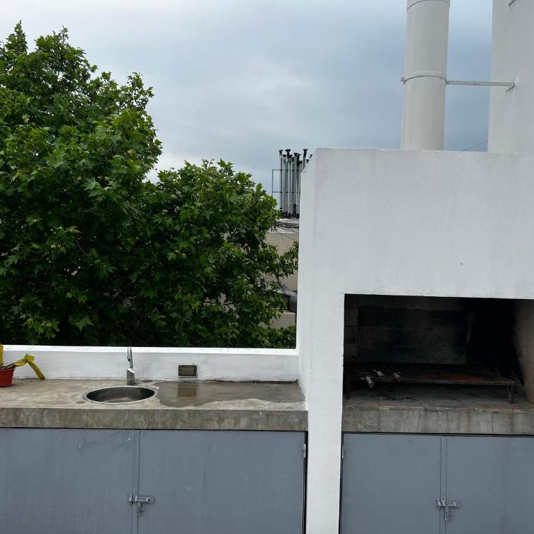 Departamento Entero con Terraza y Parrilla 3 ambientes - Apartamento de 2 dormitorios - 22