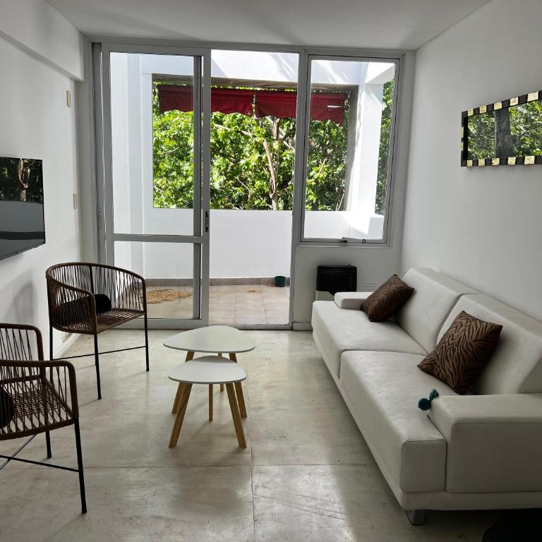 Departamento Entero con Terraza y Parrilla 3 ambientes - Apartamento de 2 dormitorios - 4