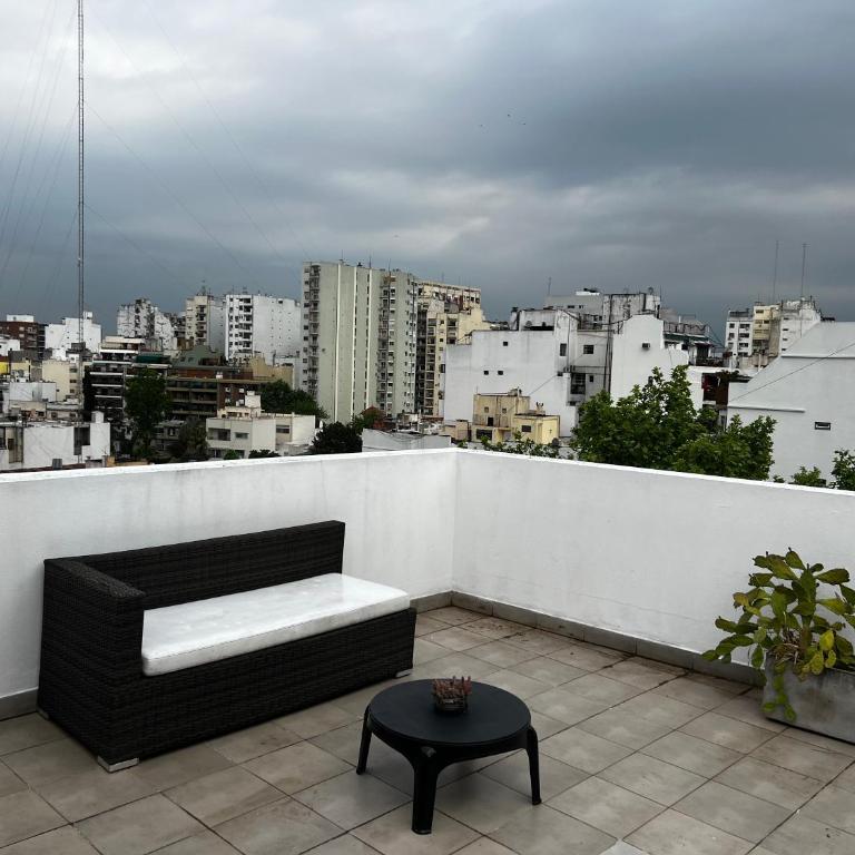 Departamento Entero con Terraza y Parrilla 3 ambientes - Apartamento de 2 dormitorios - 25