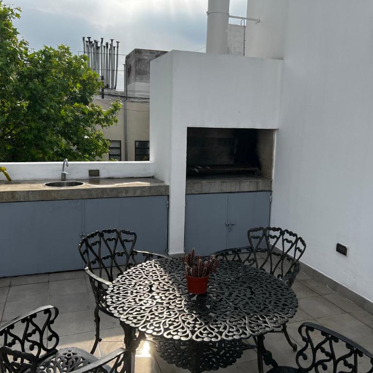 Departamento Entero con Terraza y Parrilla 3 ambientes - Apartamento de 2 dormitorios - 33