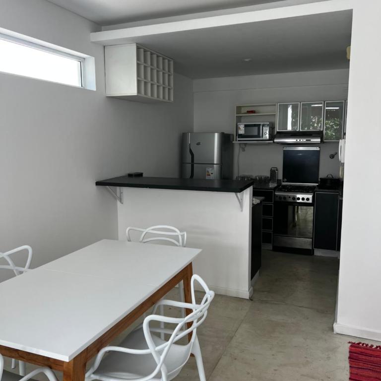 Departamento Entero con Terraza y Parrilla 3 ambientes - Apartamento de 2 dormitorios - 3