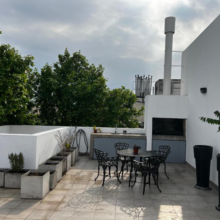 Departamento Entero con Terraza y Parrilla 3 ambientes - Apartamento de 2 dormitorios - 32