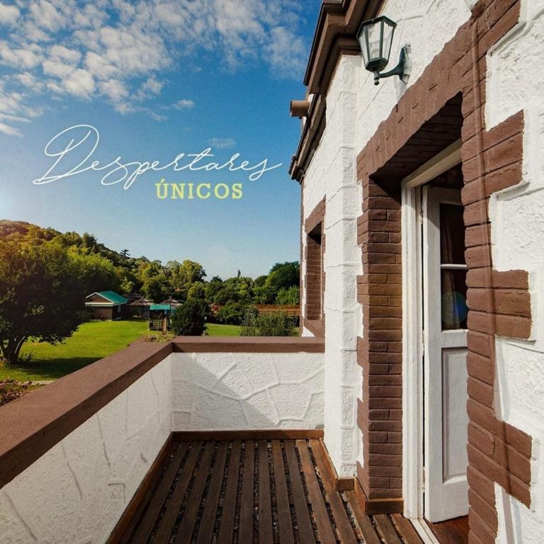 HOSTAL CRUZ CHICA - Deluxe Double Room with Balcony - 2