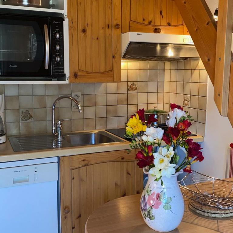 Appartement spacieux avec mezzanine près du centre de Châtel - FR-1-693-58 - Appartement - 7