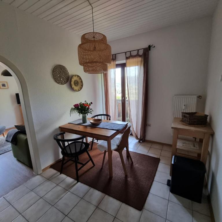 Malerhaus Ferienwohnungen - Apartment mit Balkon - 3
