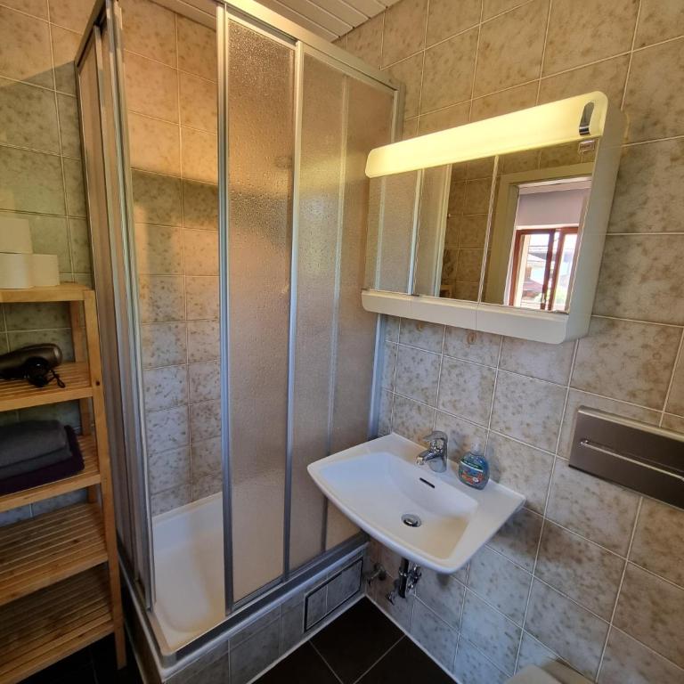 Malerhaus Ferienwohnungen - Apartment mit Balkon - 9