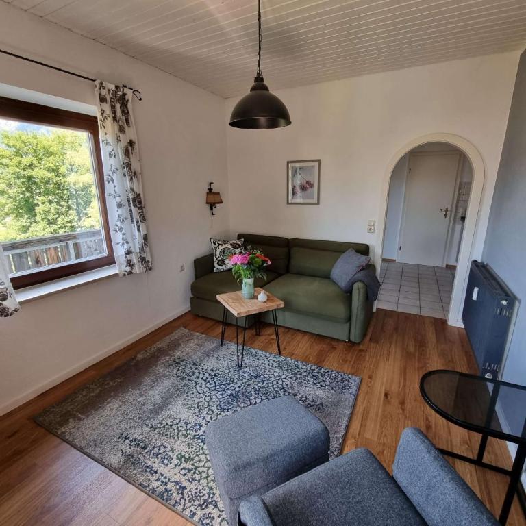 Malerhaus Ferienwohnungen - Apartment mit Balkon - 1