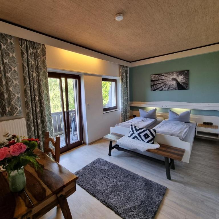 Malerhaus Ferienwohnungen - Apartment mit Balkon - 2