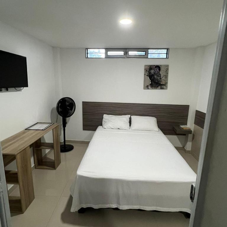 EDIFICIO Niza80 IBAGUE, ACCESO DIGITAL CERCA PARQUE DEPORTIVO - Habitación Doble con baño privado - 2