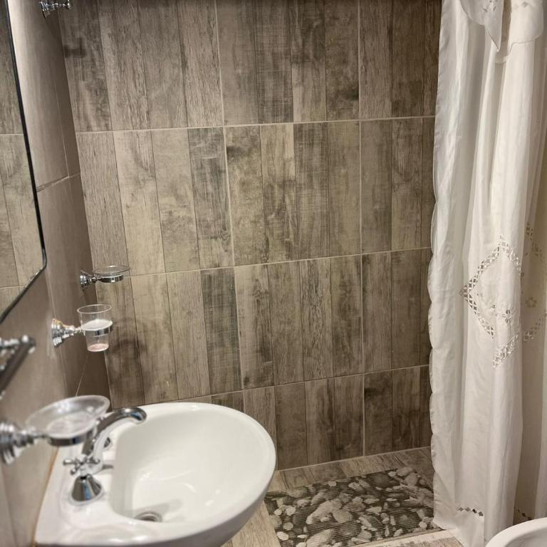 Depto 2 ambientes Zona Aldrey - Apartamento de 1 dormitorio - 13
