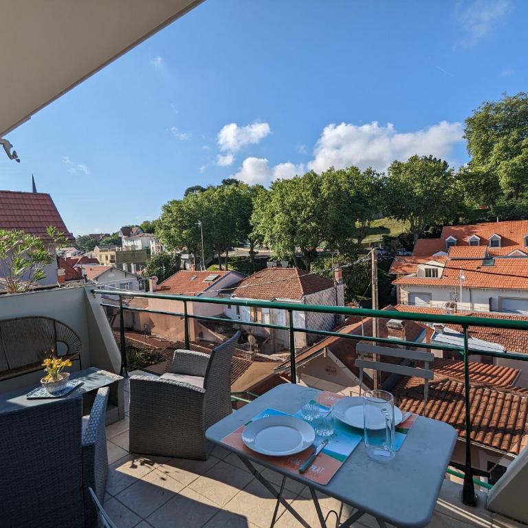 Centre Arcachon - Grand T3 Calme, Lumineux avec Terrasse et Parking, Proche Plages et Commerces - FR-1-420-8 - Apartment (5 Adults) - 1