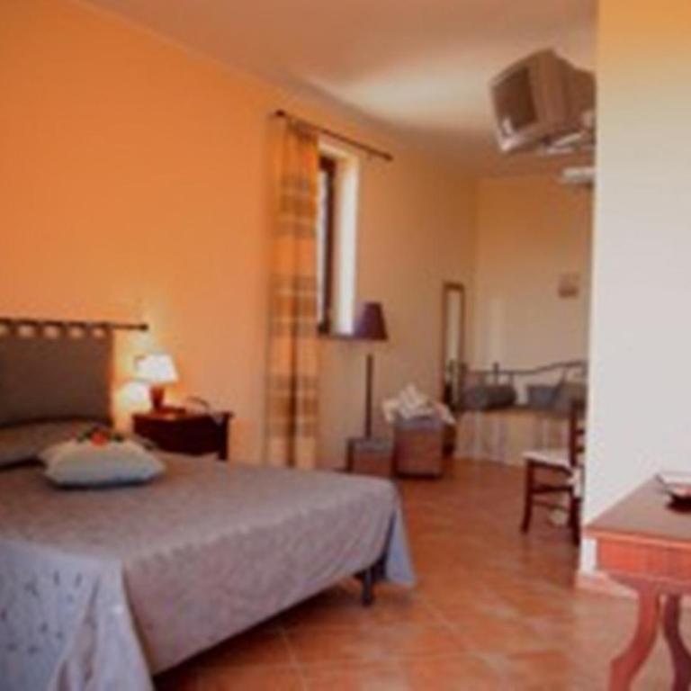 Residence Hotel La Commenda - Camera Tripla - 1