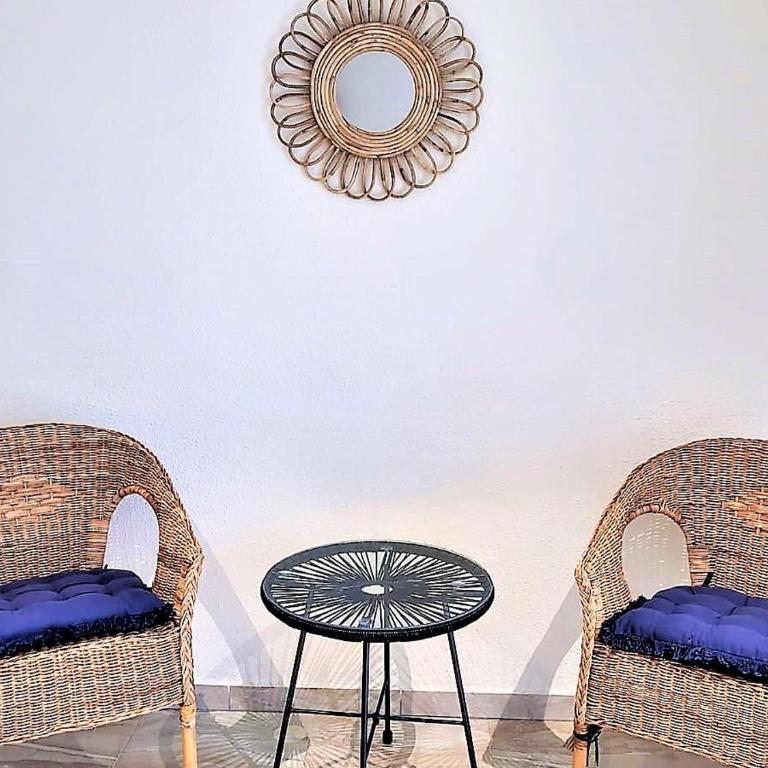 Apartamento Acogedor para 6 a 80m de la Playa - ES-258-39 - Apartment - 3