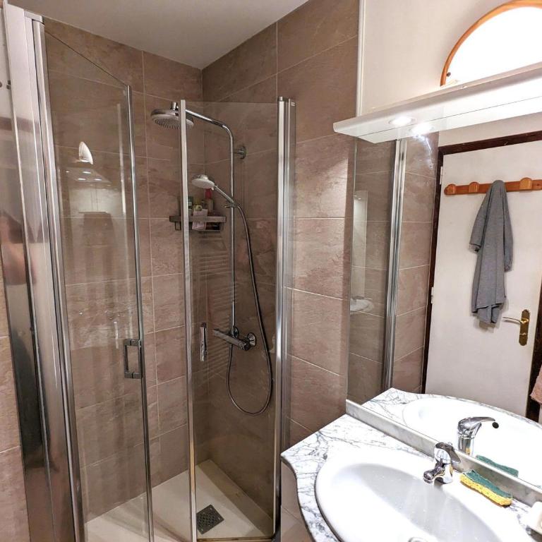 Appartement 6 pers, proche pistes, terrasse et parking inclus à La Clusaz - FR-1-459-217 - Apartamento - 8