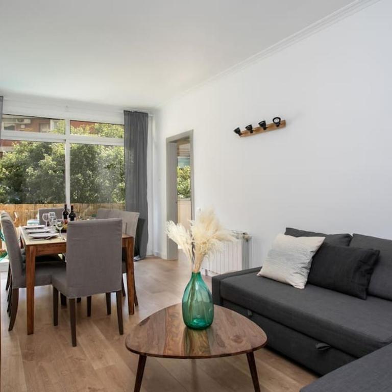 Canela Homes BARCELONA PADILLA - Three-Bedroom Apartment - 1