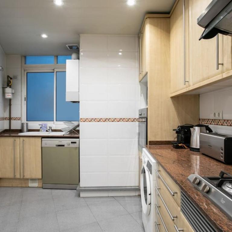Canela Homes BARCELONA PADILLA - Three-Bedroom Apartment - 6