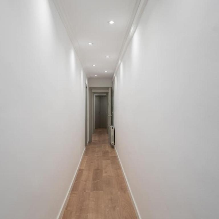 Canela Homes BARCELONA PADILLA - Three-Bedroom Apartment - 10