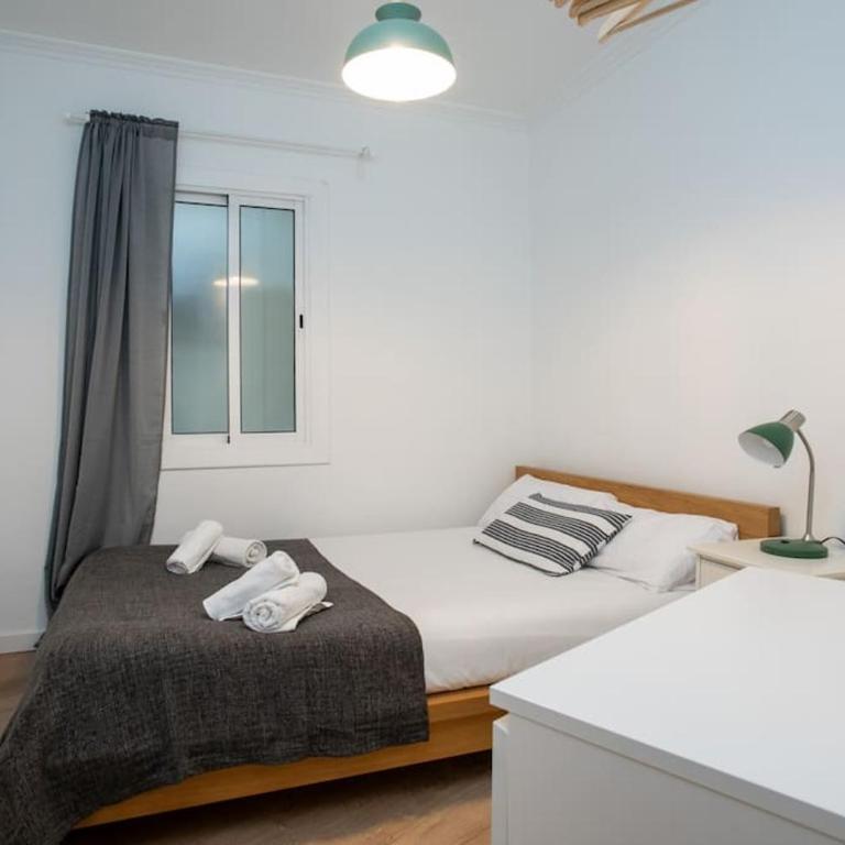 Canela Homes BARCELONA PADILLA - Three-Bedroom Apartment - 12