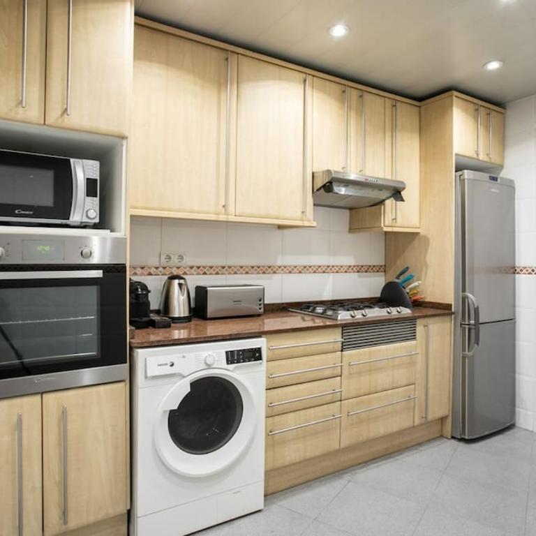 Canela Homes BARCELONA PADILLA - Three-Bedroom Apartment - 27