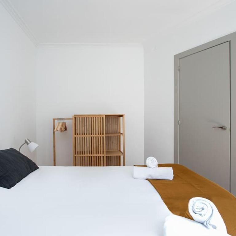 Canela Homes BARCELONA PADILLA - Three-Bedroom Apartment - 34