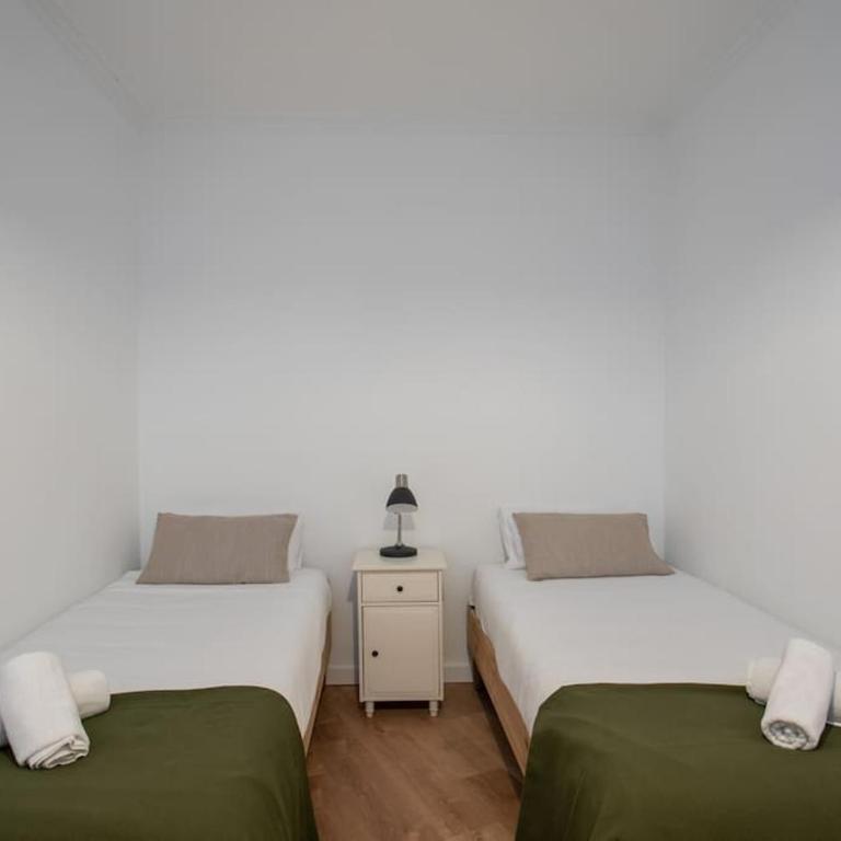 Canela Homes BARCELONA PADILLA - Three-Bedroom Apartment - 35