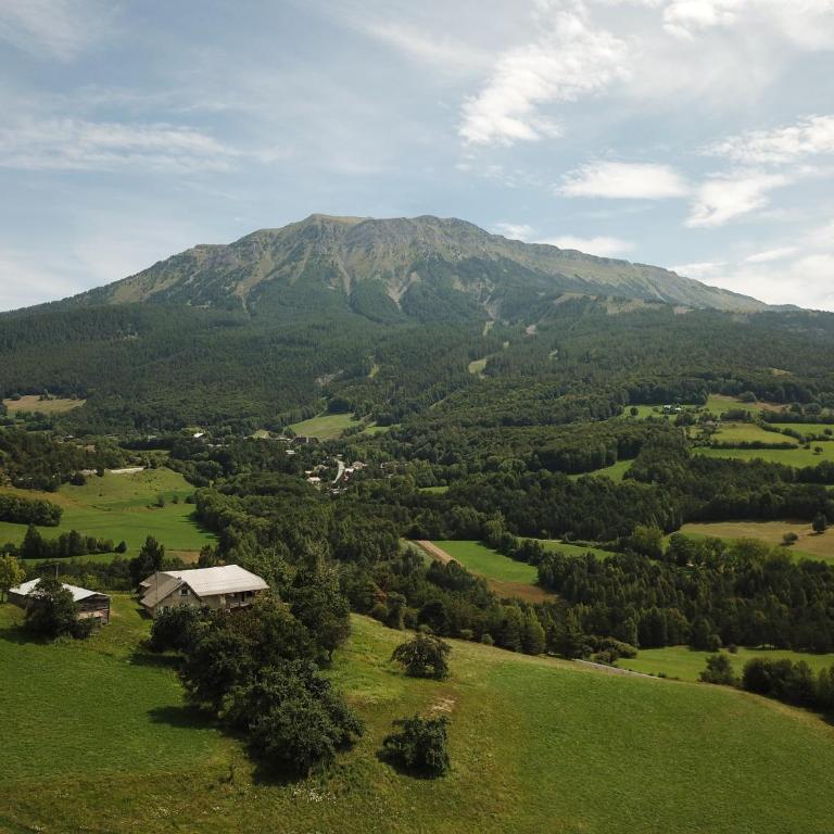 Cocon à la montagne - Appartement 1 Chambre avec Balcon et Vue sur les Montagnes - 2