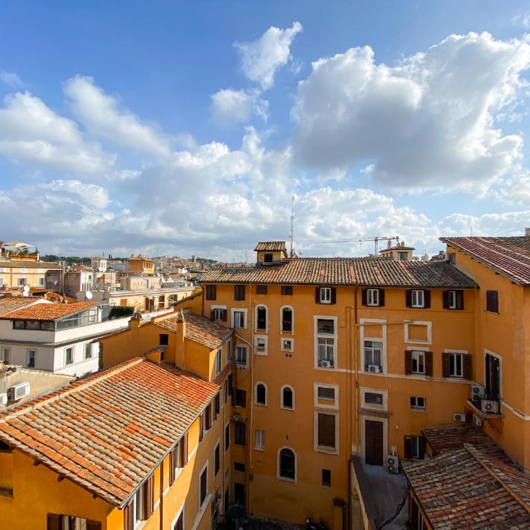 Locanda Parlamento - Camera Matrimoniale/Doppia con Letti Singoli con Vista - 12