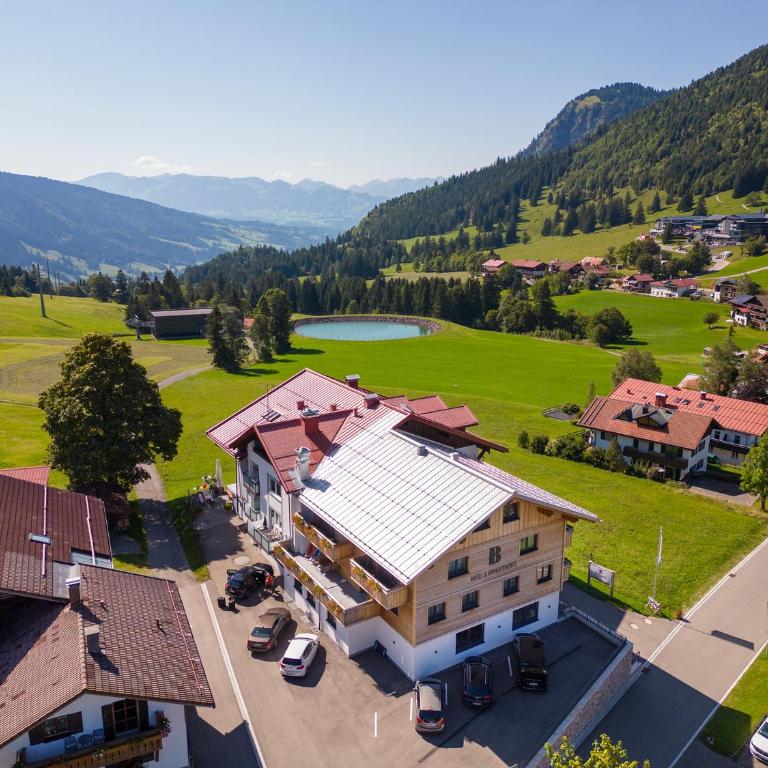 Bergzeit - Hotel & Appartements - Großes Doppelzimmer - 1