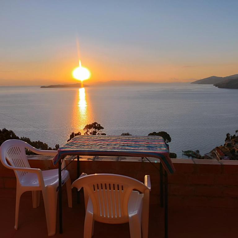 Sol y Luna - ISLA DEL SOL Bolivia - Standard Queen Room - 2